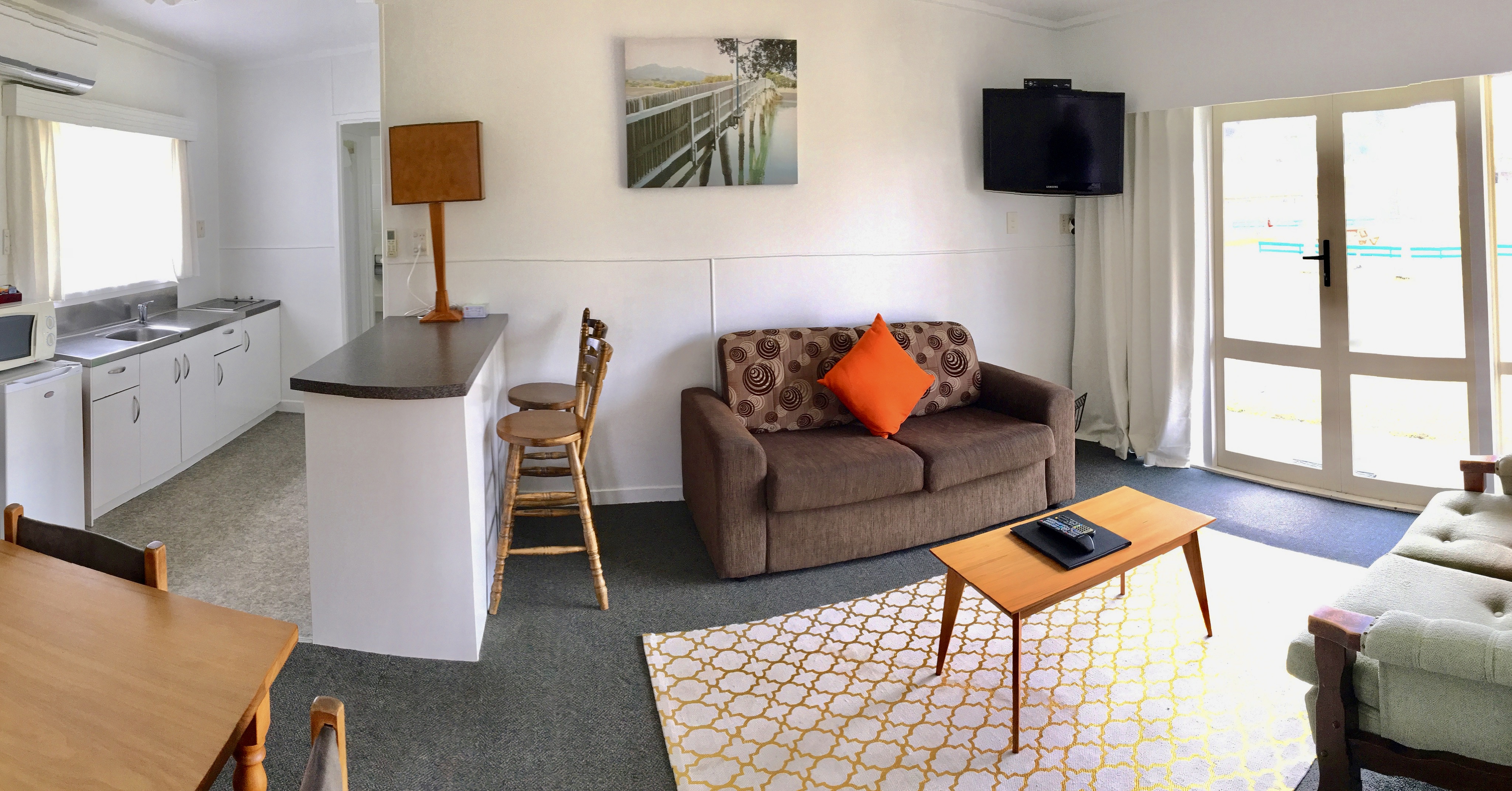 Raglan at Raglan Palm Beach Motel